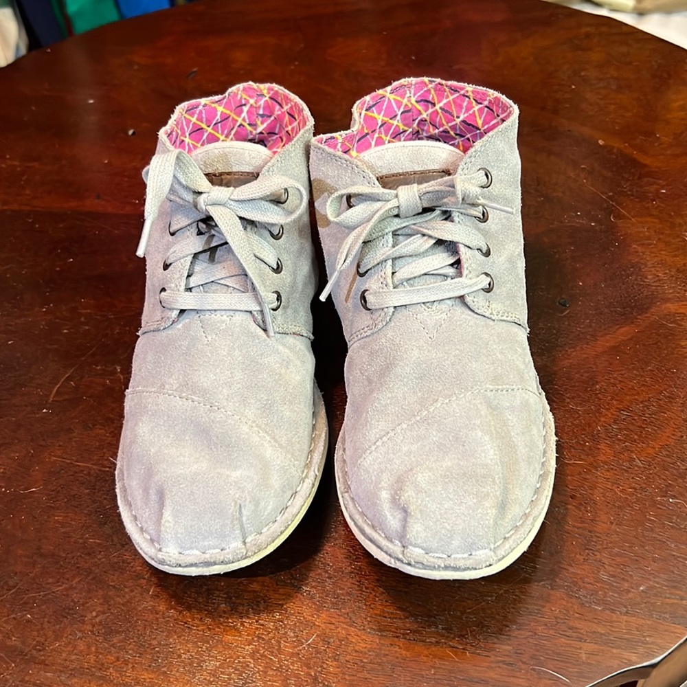 Women’s Toms Suede Mid Rise sneakers